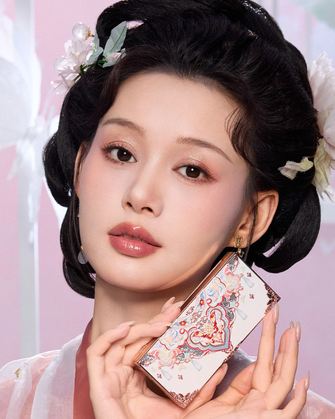 Butterfly Cloud Collar Embossed Six-Color Makeup Palette (Bundle) - Image 5