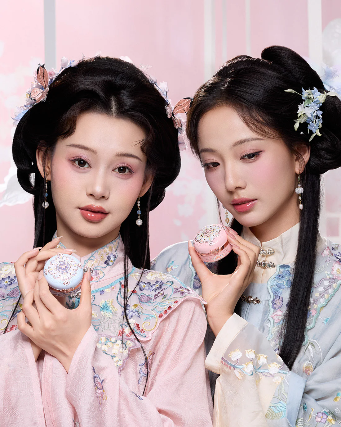 Butterfly Cloud Collar Rouge Box Highlighting & Blush Duo Powder - Image 15