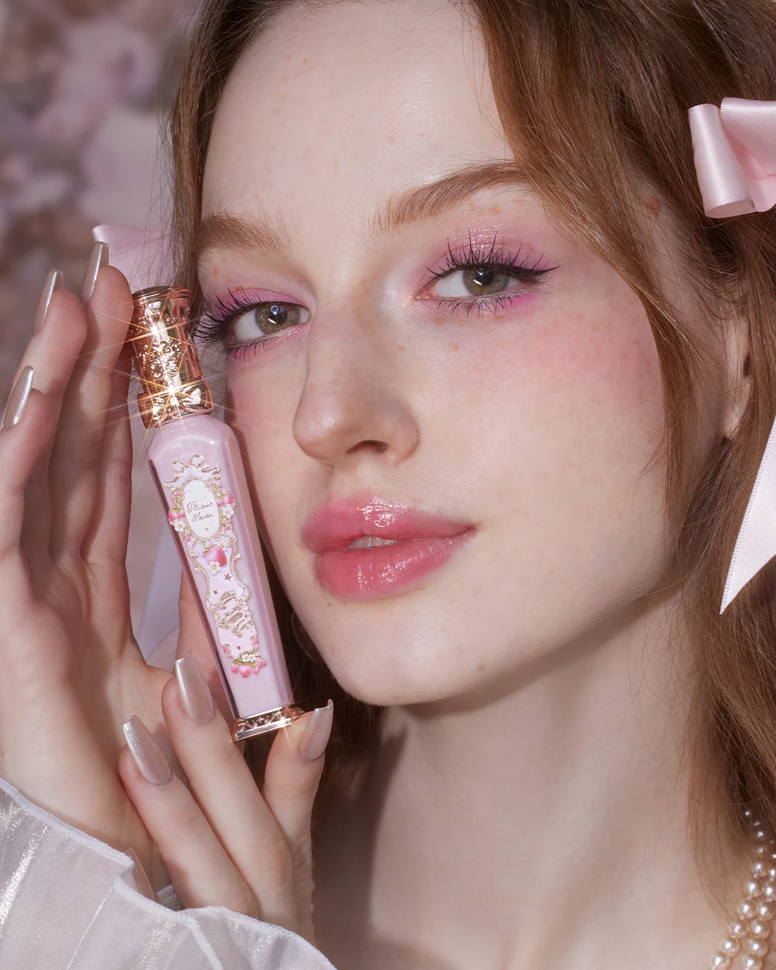 Violet Strawberry Rococo Glowy Lip Gloss - Image 5